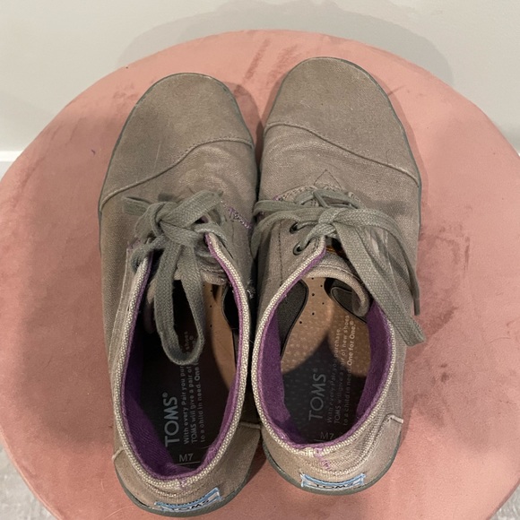 Toms Chucks Light Brown/Gray 7M - Picture 6 of 8